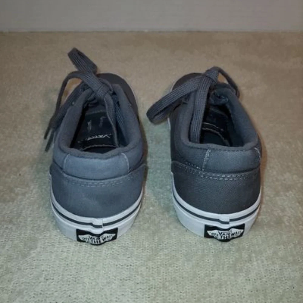 Van's youth authentic skateboard canvas shoe sz Y5